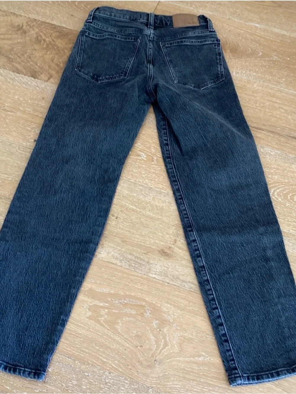 Madewell “The Perfect Vintage Straight Jean” 24 - Picture 4 of 13
